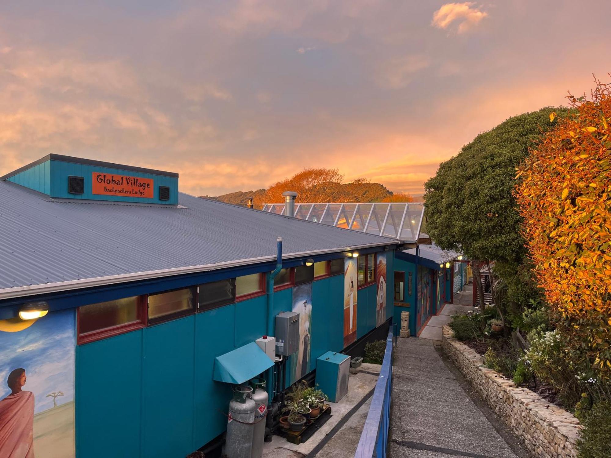 גריימאות' Global Village Travellers Lodge מראה חיצוני תמונה The Glenorchy Community Centre